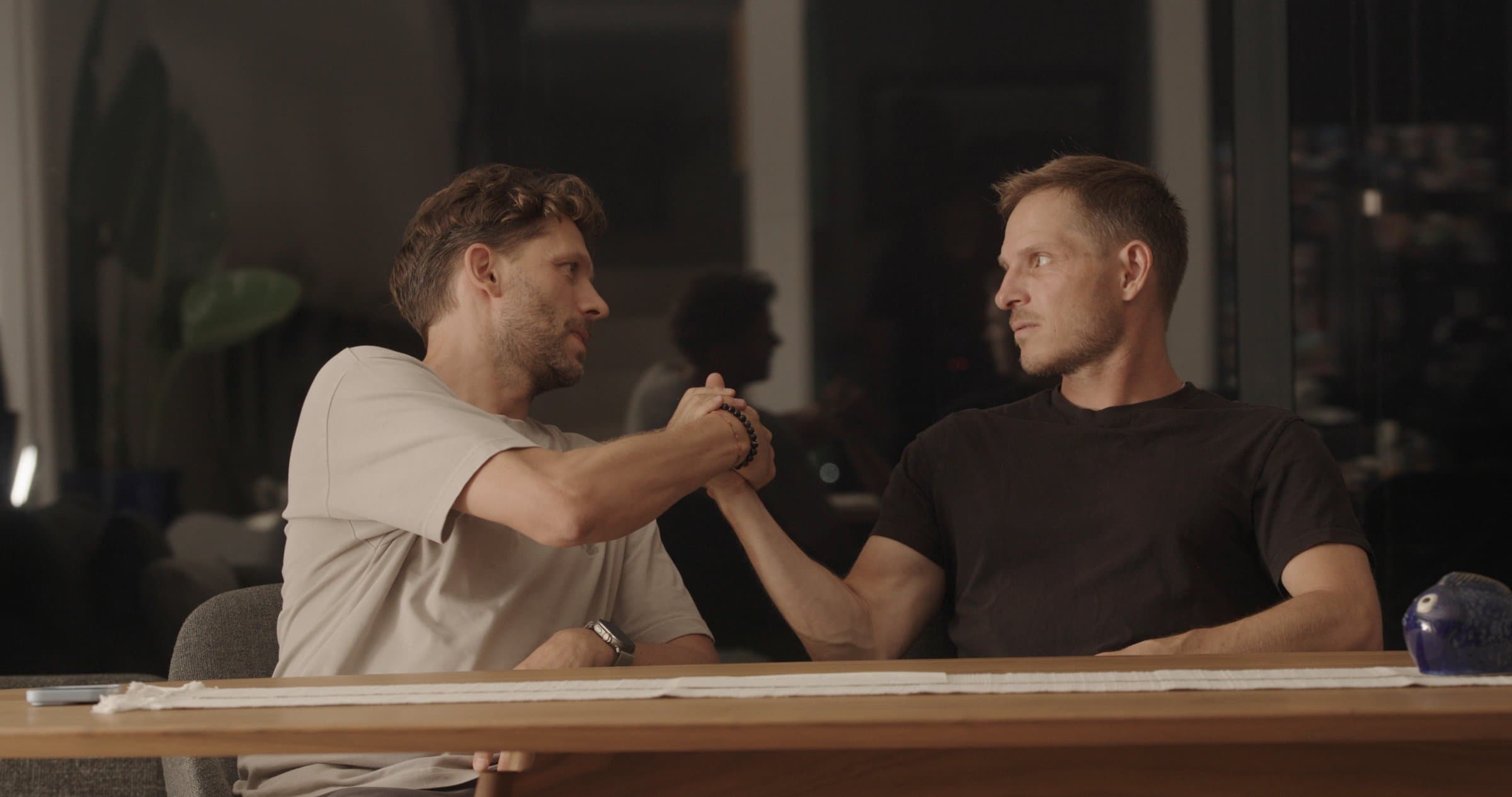 Big-Wave-Weltrekordhalter Sebastian Steudtner investiert in Startup Regulate