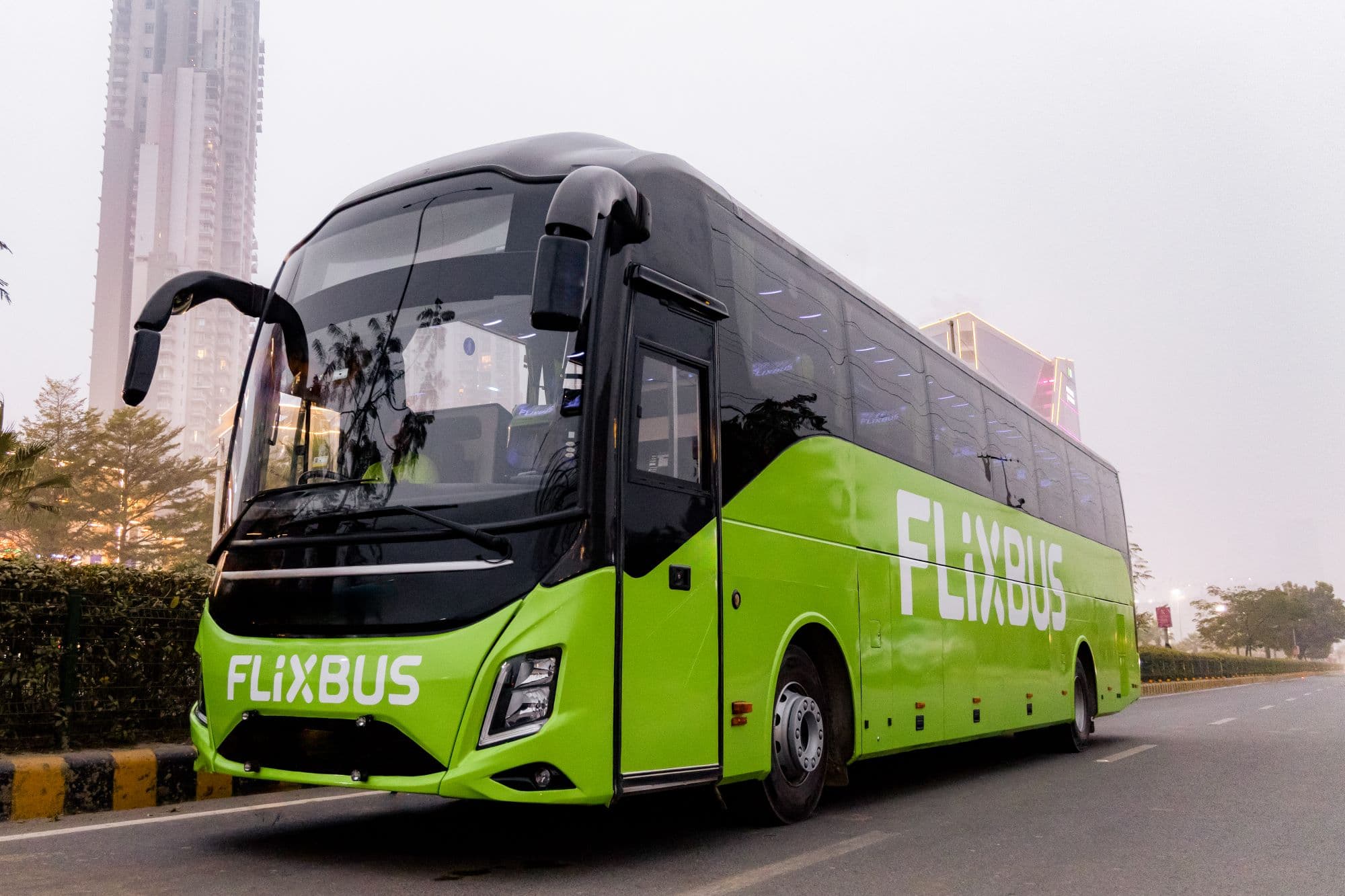 Flix: Grüne Busse jetzt auch in Indien unterwegs