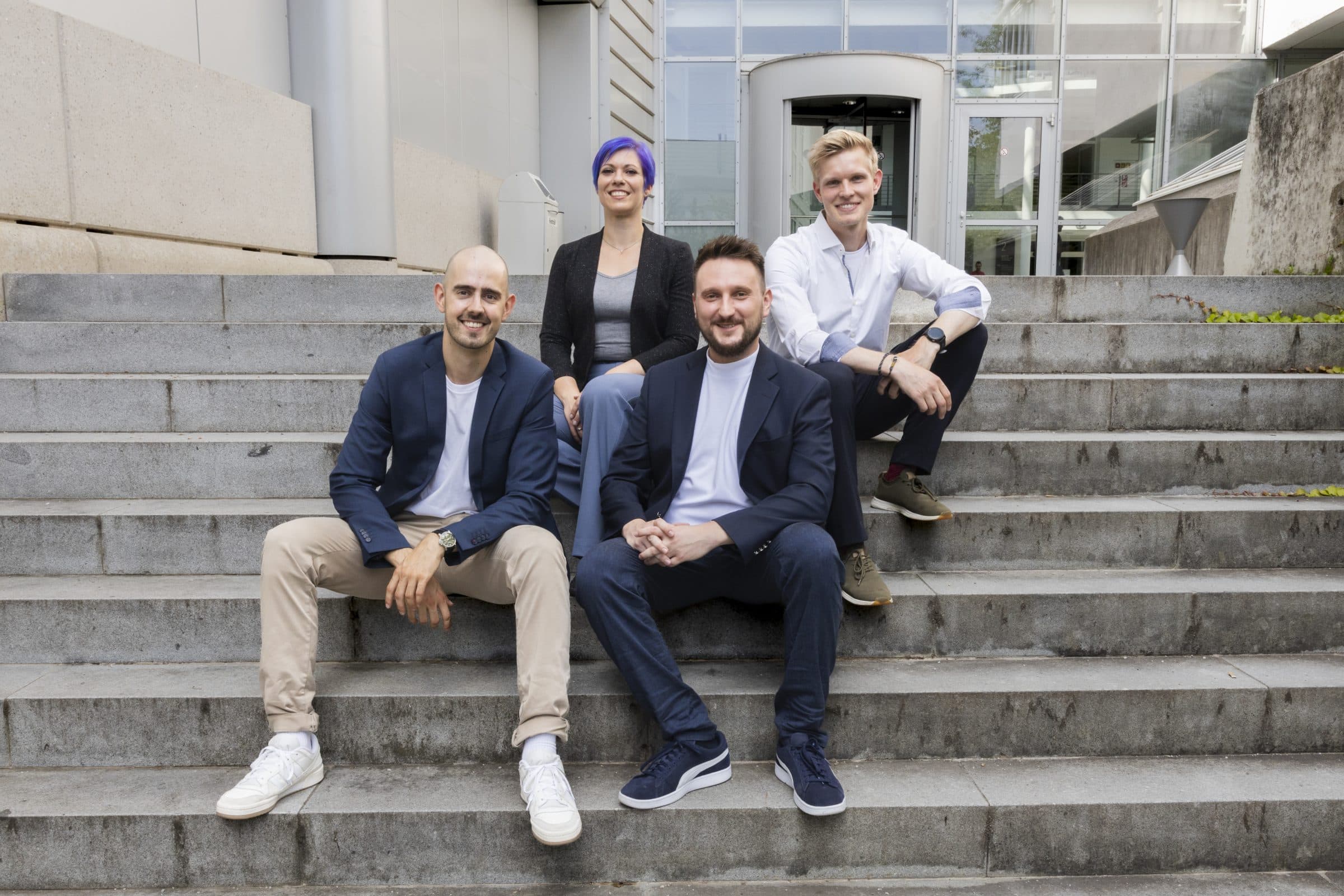 Ease: Mit Exoskeletten den Arbeitsalltag erleichtern