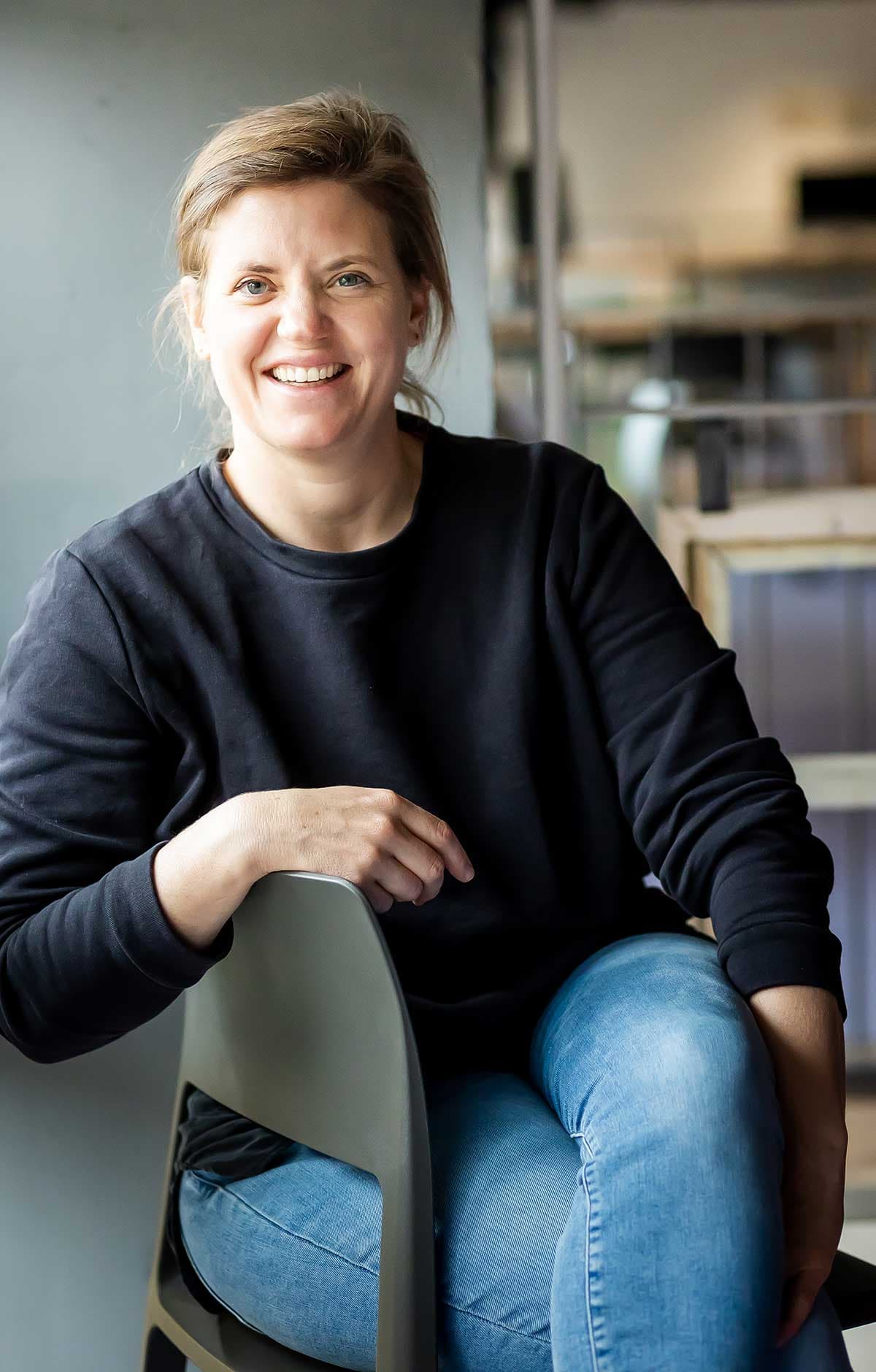 Designerstück statt Müll: Wie ZURÜCK Unternehmen bei Zero-Waste-Projekten hilft